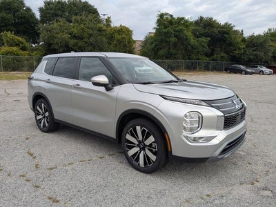2025 Mitsubishi Outlander SE