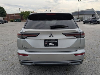2025 Mitsubishi Outlander SE