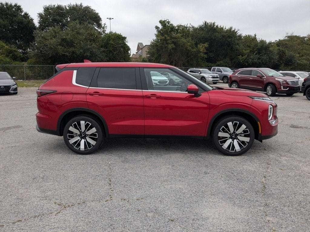 2025 Mitsubishi Outlander SE