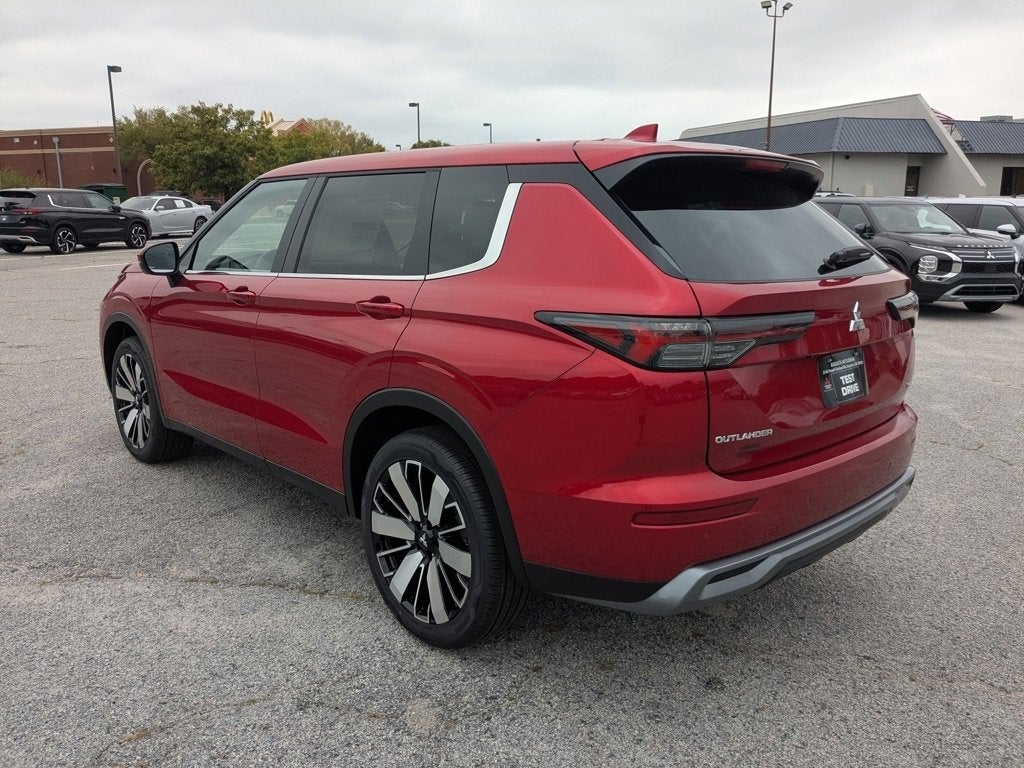 2025 Mitsubishi Outlander SE