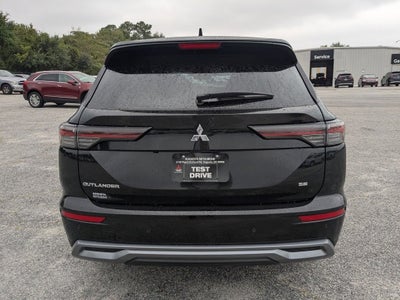 2025 Mitsubishi Outlander SE