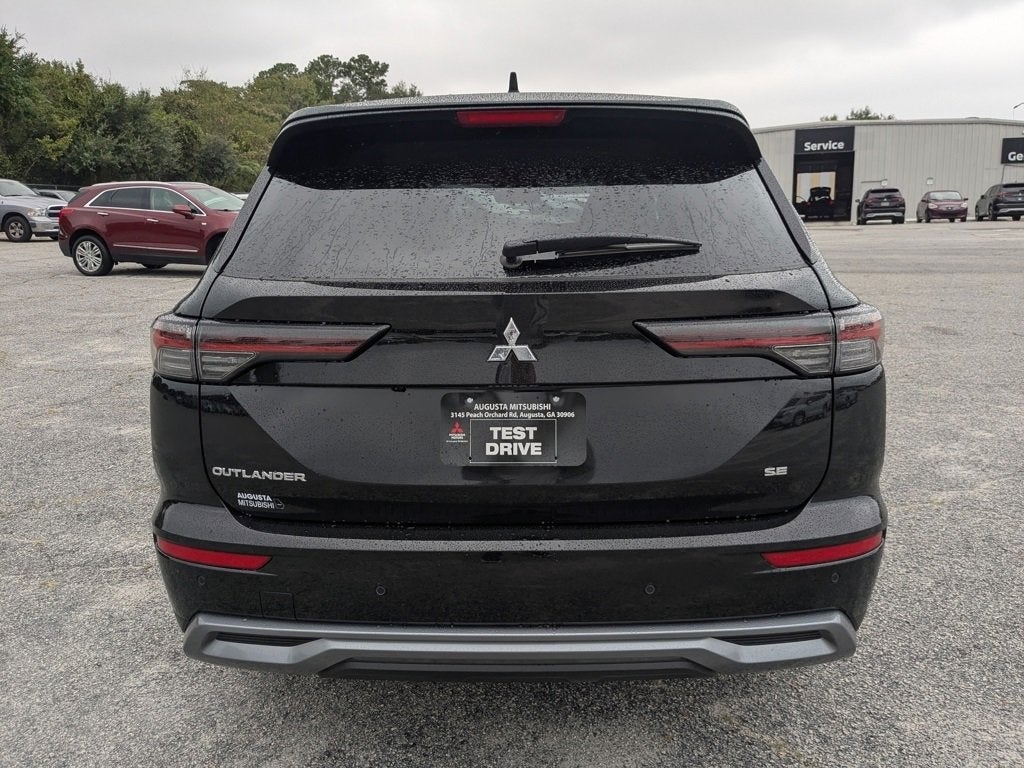 2025 Mitsubishi Outlander SE