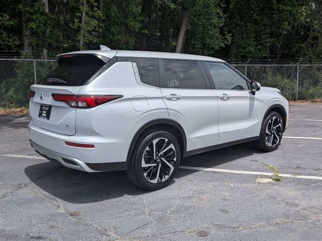 2024 Mitsubishi Outlander SE