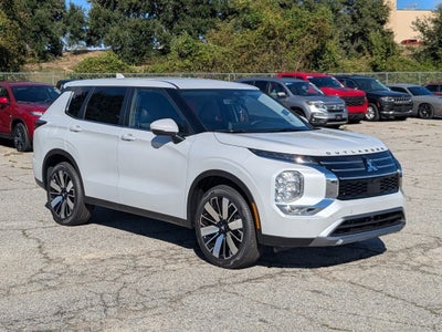 2025 Mitsubishi Outlander SE