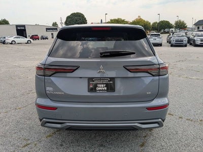 2025 Mitsubishi Outlander SE