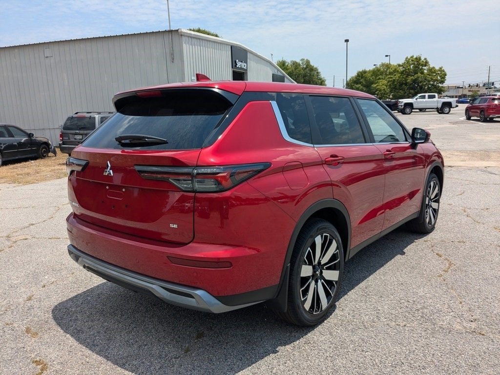 2025 Mitsubishi Outlander SE