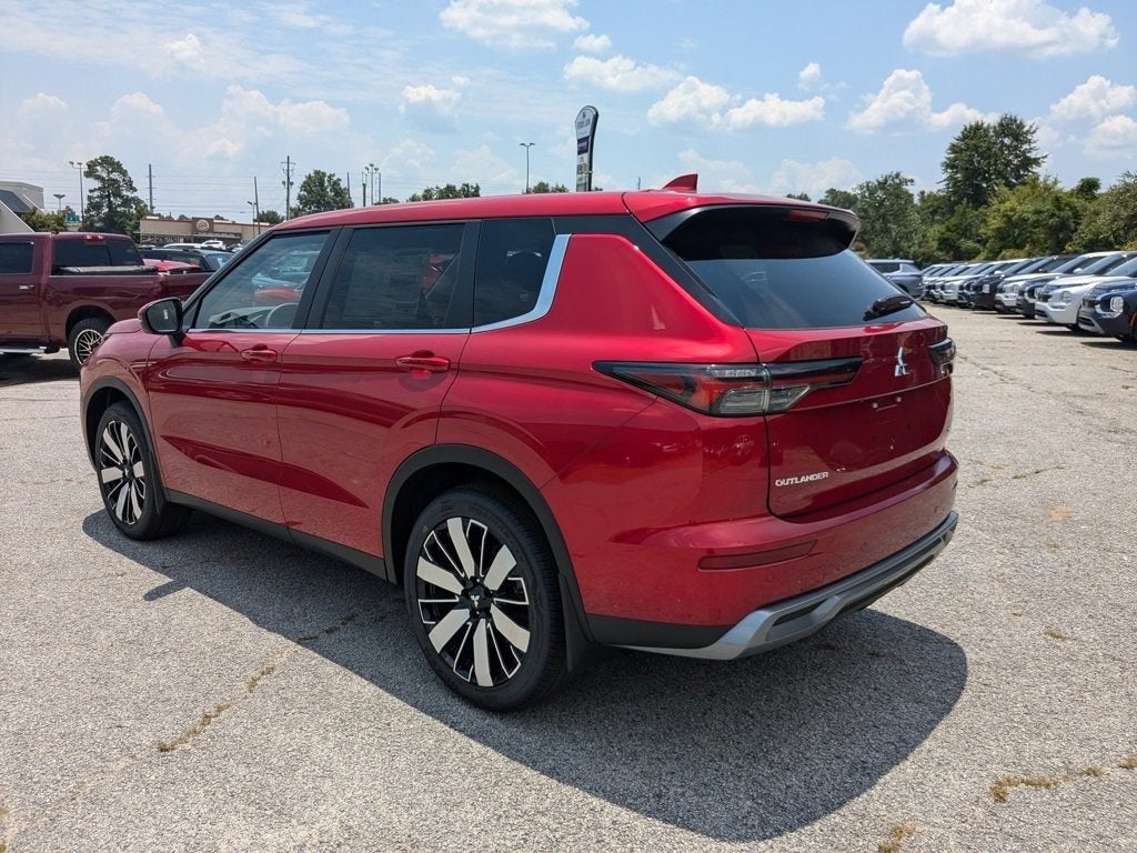2025 Mitsubishi Outlander SE