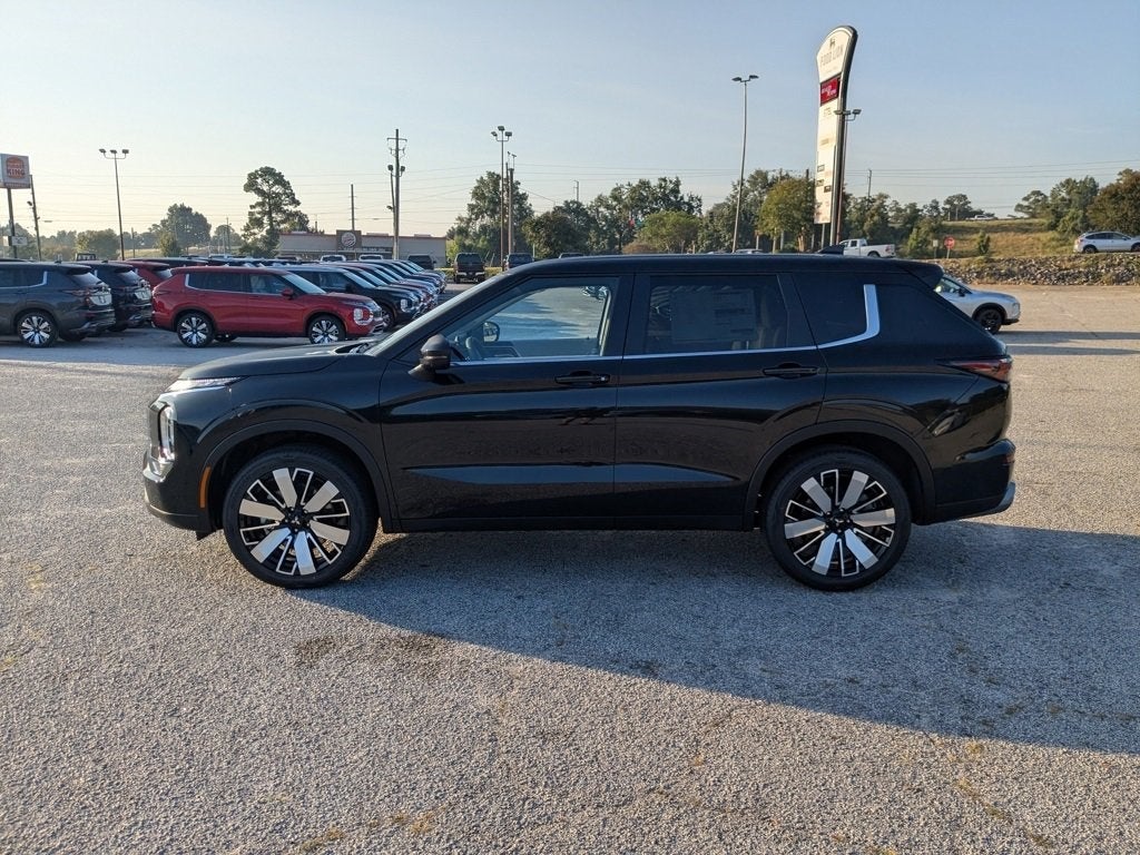 2025 Mitsubishi Outlander SE