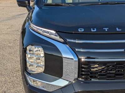 2025 Mitsubishi Outlander SE