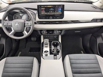 2026 Mitsubishi Outlander SE