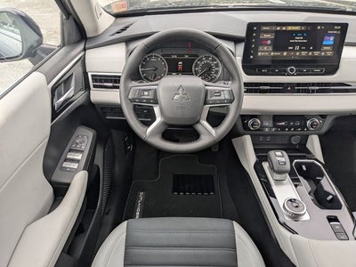 2026 Mitsubishi Outlander SE