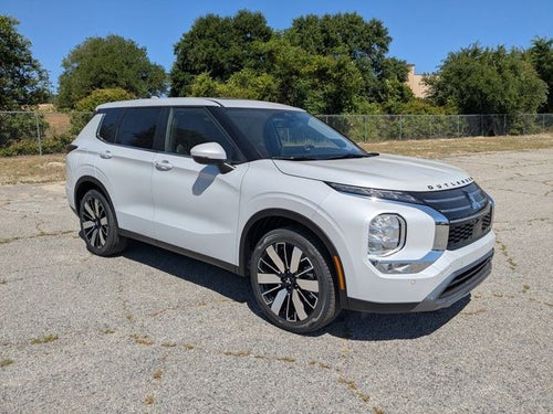 2026 Mitsubishi Outlander SE