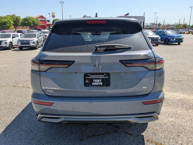 2026 Mitsubishi Outlander SE