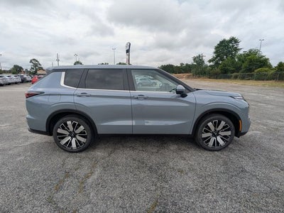 2026 Mitsubishi Outlander SE