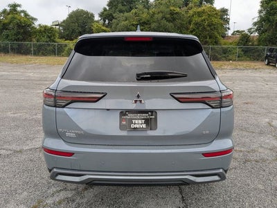 2026 Mitsubishi Outlander SE
