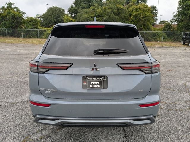 2026 Mitsubishi Outlander SE