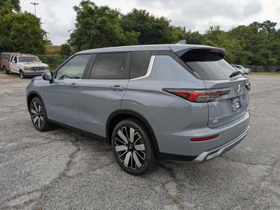2026 Mitsubishi Outlander SE