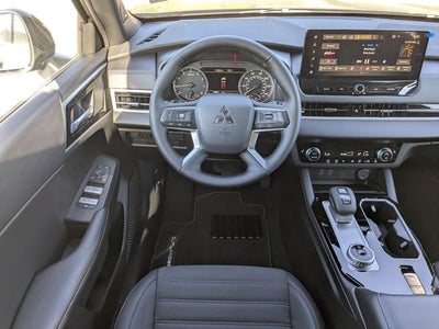2026 Mitsubishi Outlander LE