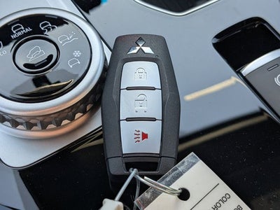 2026 Mitsubishi Outlander LE