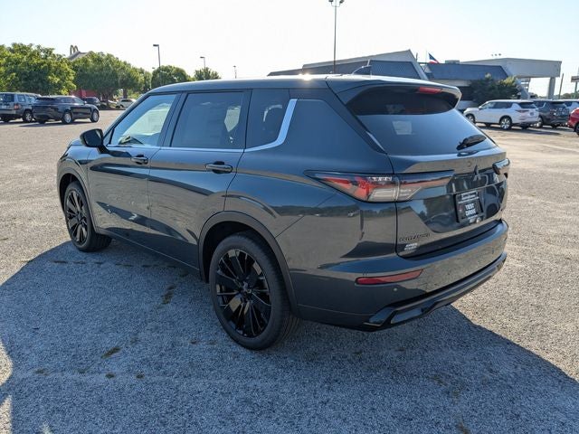 2026 Mitsubishi Outlander LE