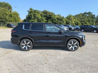 2026 Mitsubishi Outlander SE