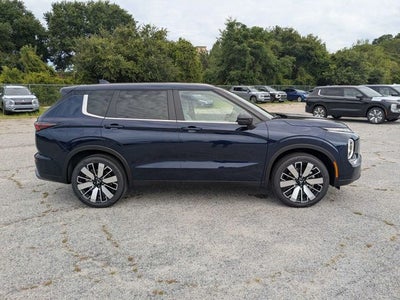 2026 Mitsubishi Outlander SE