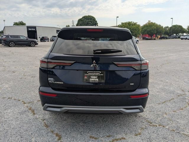 2026 Mitsubishi Outlander SE