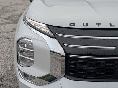 2026 Mitsubishi Outlander SE