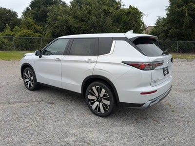 2026 Mitsubishi Outlander SE
