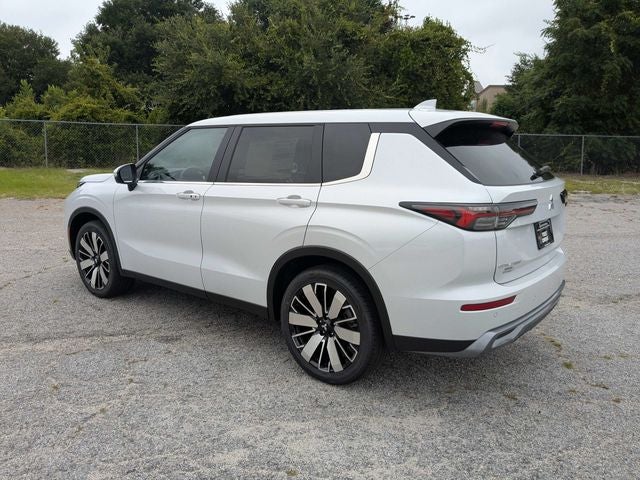 2026 Mitsubishi Outlander SE
