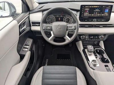 2026 Mitsubishi Outlander SE