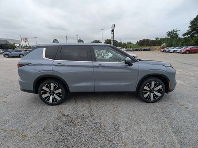 2026 Mitsubishi Outlander SE