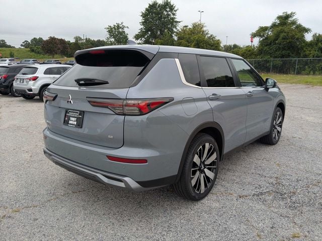 2026 Mitsubishi Outlander SE