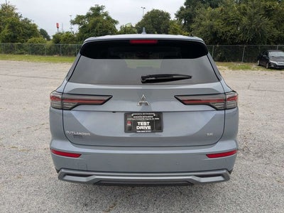 2026 Mitsubishi Outlander SE