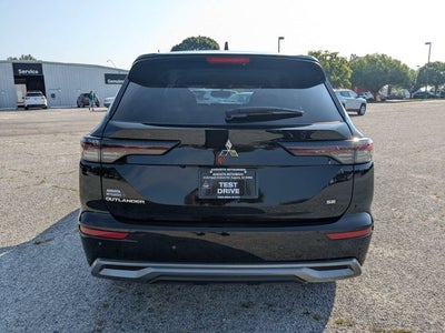 2026 Mitsubishi Outlander SE