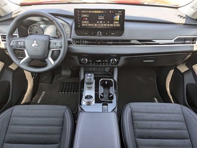 2026 Mitsubishi Outlander SE