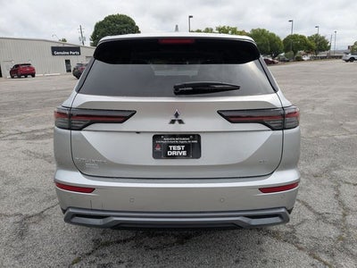 2026 Mitsubishi Outlander SE
