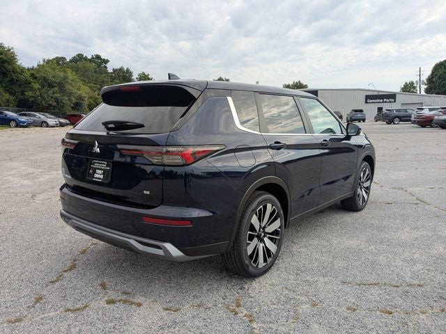 2026 Mitsubishi Outlander SE