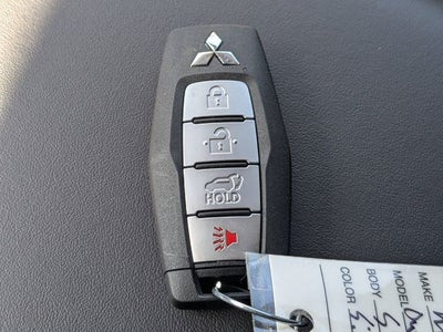 2026 Mitsubishi Outlander SE