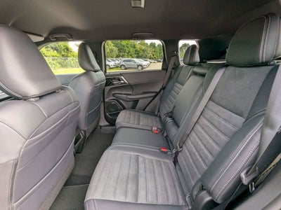 2026 Mitsubishi Outlander LE