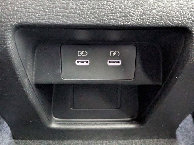 2026 Mitsubishi Outlander LE