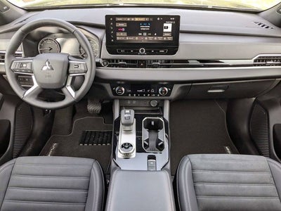 2026 Mitsubishi Outlander LE