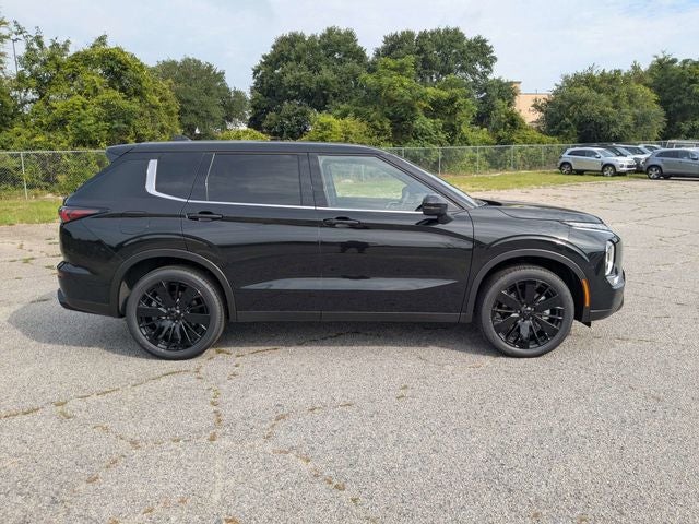 2026 Mitsubishi Outlander LE