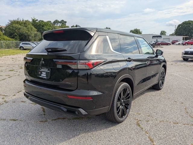 2026 Mitsubishi Outlander LE