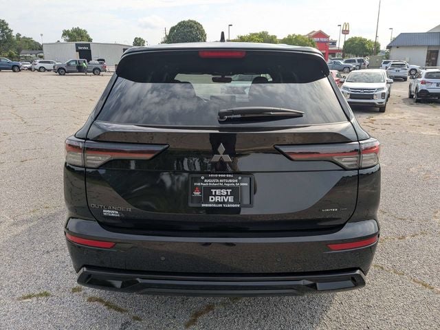 2026 Mitsubishi Outlander LE