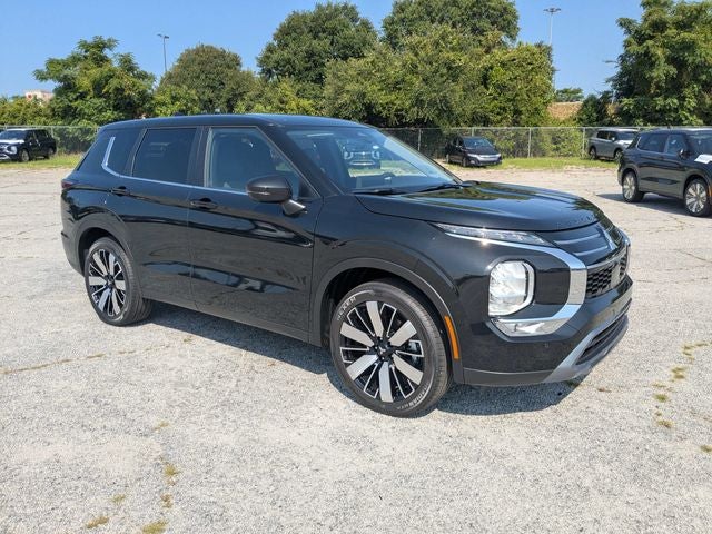 2026 Mitsubishi Outlander SE