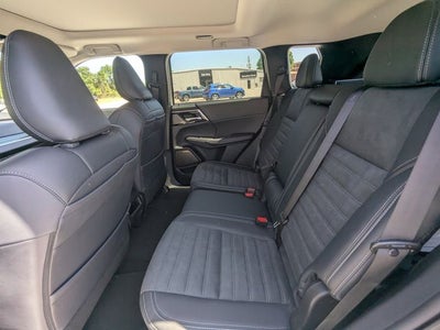 2026 Mitsubishi Outlander SE