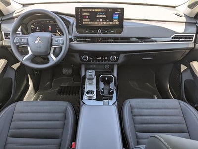 2026 Mitsubishi Outlander SE