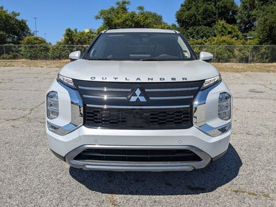 2026 Mitsubishi Outlander SE