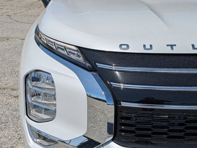 2026 Mitsubishi Outlander SE